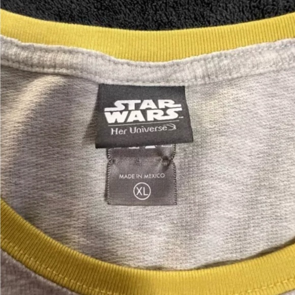 Her Universe Star Wars Retro Sweatshirt: Disney Store Parks - XL - Picture 3 of 4